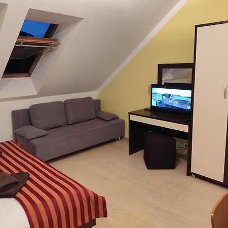 Apartman Liptov - Hotel Bešeňová Zewnętrze zdjęcie